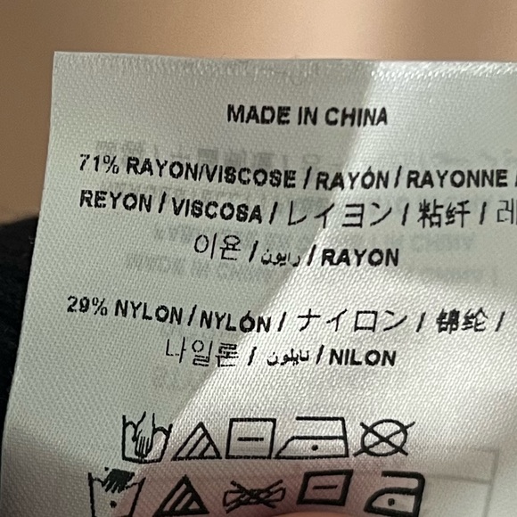 Guess Red black knit top - Picture 5 of 5